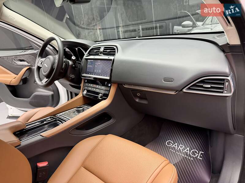 Внедорожник / Кроссовер Jaguar F-Pace 2019 в Киеве