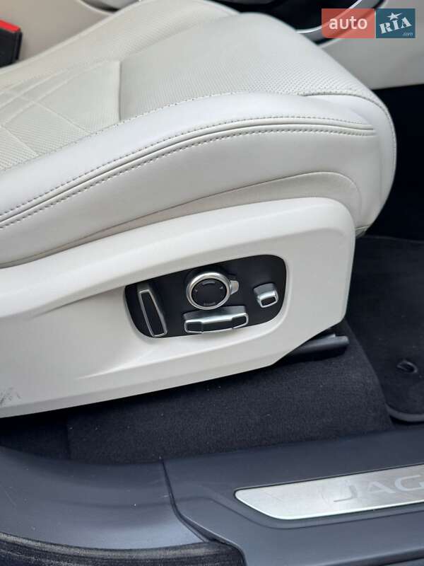 Внедорожник / Кроссовер Jaguar F-Pace 2021 в Ровно