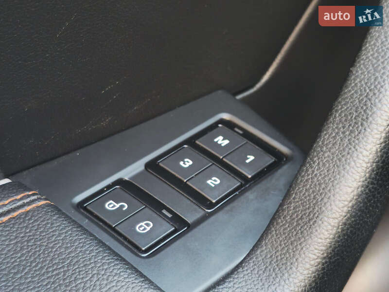 Внедорожник / Кроссовер Jaguar F-Pace 2017 в Киеве фото 2 Внедорожник / Кроссовер Jaguar F-Pace 2017 в Киеве