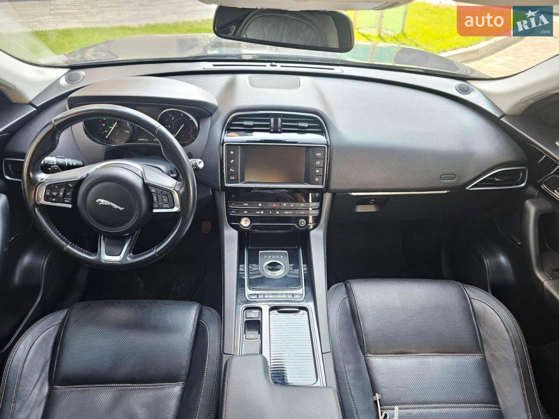 2017 Jaguar F-Pace - мініатюра 16