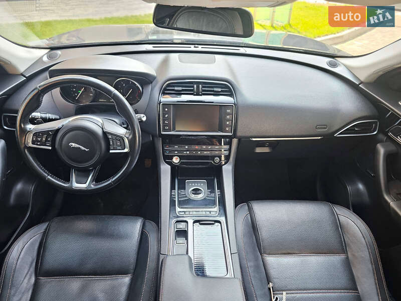 Внедорожник / Кроссовер Jaguar F-Pace 2017 в Киеве фото 16 Внедорожник / Кроссовер Jaguar F-Pace 2017 в Киеве