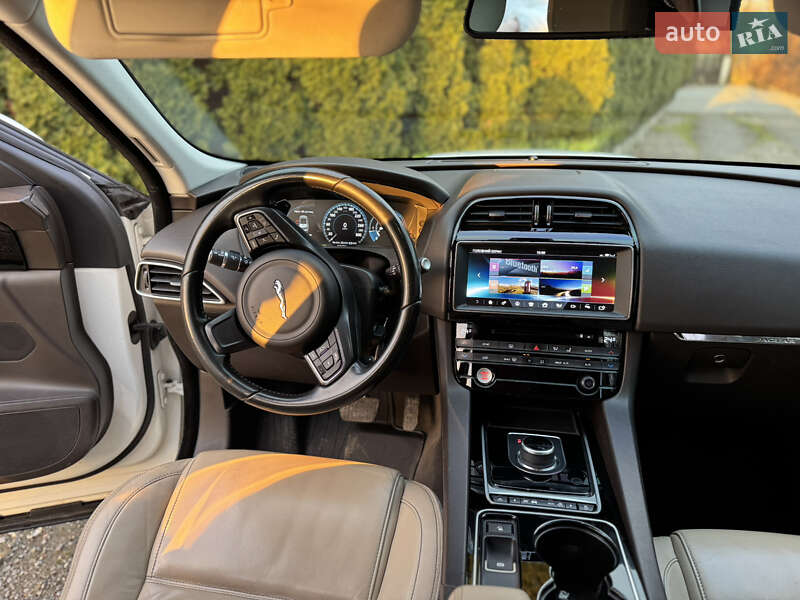 Внедорожник / Кроссовер Jaguar F-Pace 2016 в Ивано-Франковске фото 3 Внедорожник / Кроссовер Jaguar F-Pace 2016 в Ивано-Франковске