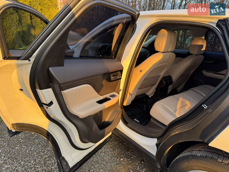 Внедорожник / Кроссовер Jaguar F-Pace 2016 в Ивано-Франковске фото 8 Внедорожник / Кроссовер Jaguar F-Pace 2016 в Ивано-Франковске