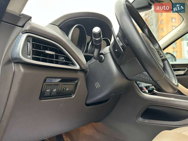 Внедорожник / Кроссовер Jaguar F-Pace 2017 в Виннице фото 12 Внедорожник / Кроссовер Jaguar F-Pace 2017 в Виннице