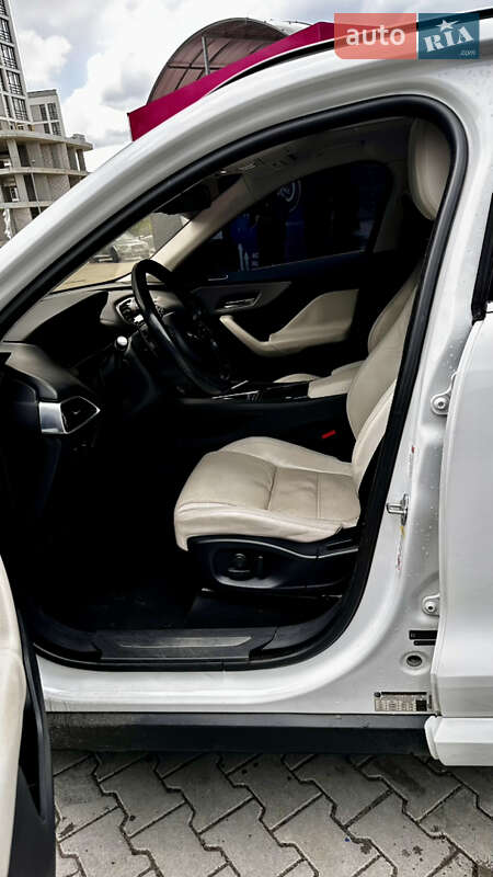 Внедорожник / Кроссовер Jaguar F-Pace 2016 в Львове фото 13 Внедорожник / Кроссовер Jaguar F-Pace 2016 в Львове