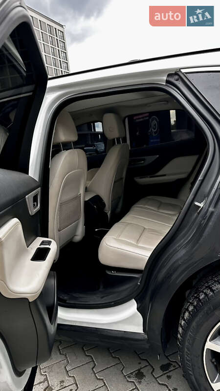 Внедорожник / Кроссовер Jaguar F-Pace 2016 в Львове фото 14 Внедорожник / Кроссовер Jaguar F-Pace 2016 в Львове