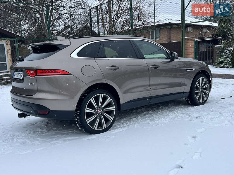 Внедорожник / Кроссовер Jaguar F-Pace 2016 в Василькове