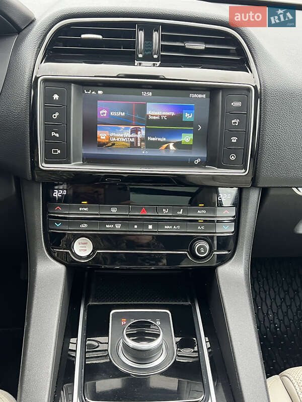 Внедорожник / Кроссовер Jaguar F-Pace 2016 в Василькове