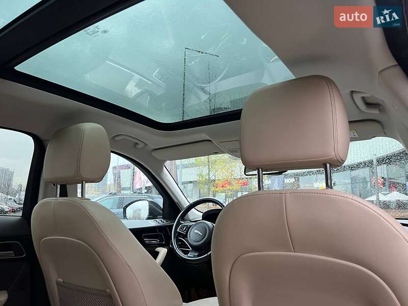 Внедорожник / Кроссовер Jaguar F-Pace 2016 в Киеве фото 13 Внедорожник / Кроссовер Jaguar F-Pace 2016 в Киеве
