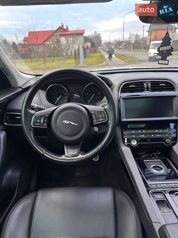 Позашляховик / Кросовер Jaguar F-Pace 2018 в Володимирі