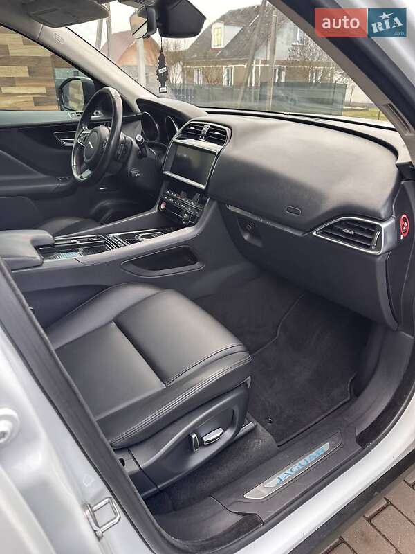 Позашляховик / Кросовер Jaguar F-Pace 2018 в Володимирі