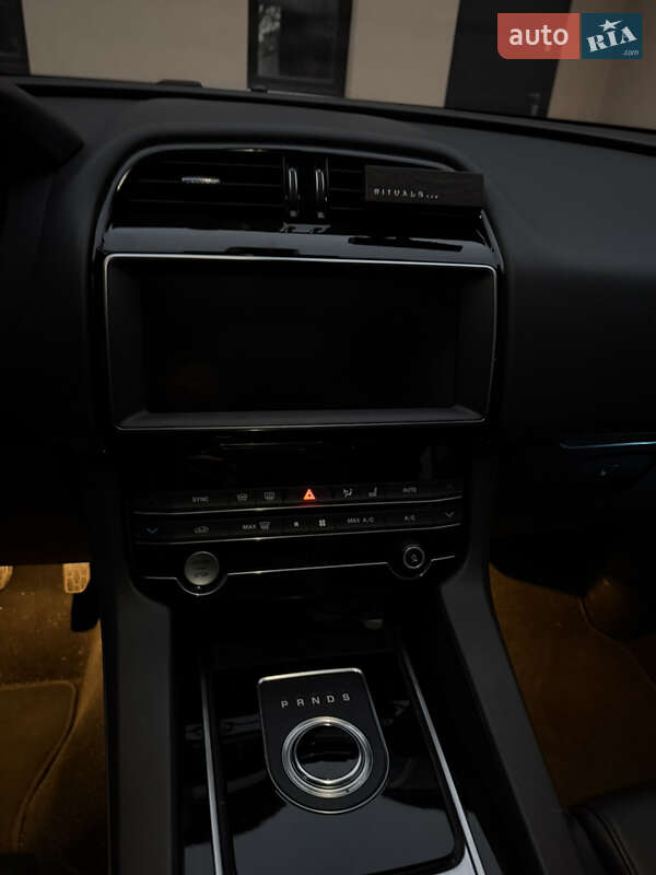 Внедорожник / Кроссовер Jaguar F-Pace 2019 в Запорожье