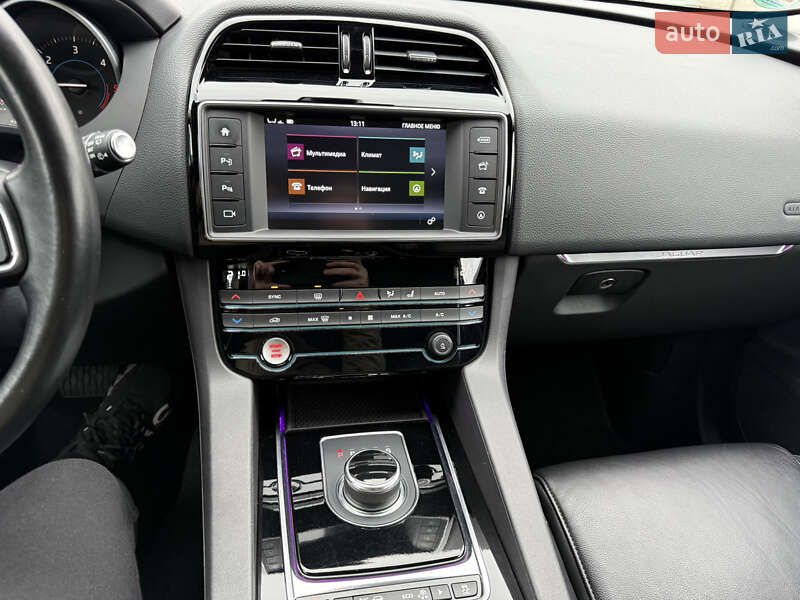 Позашляховик / Кросовер Jaguar F-Pace 2017 в Луцьку
