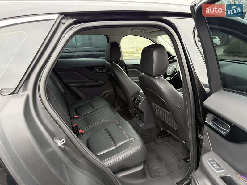 Позашляховик / Кросовер Jaguar F-Pace 2017 в Луцьку