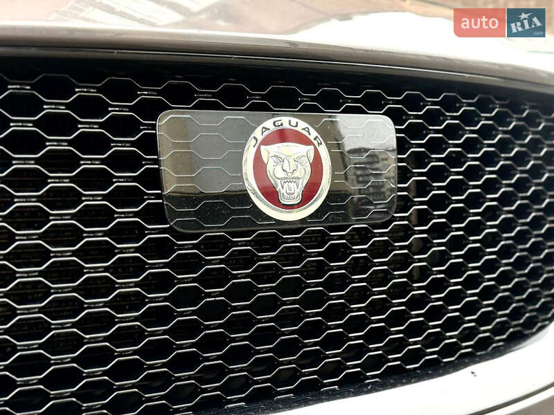 Позашляховик / Кросовер Jaguar F-Pace 2016 в Житомирі