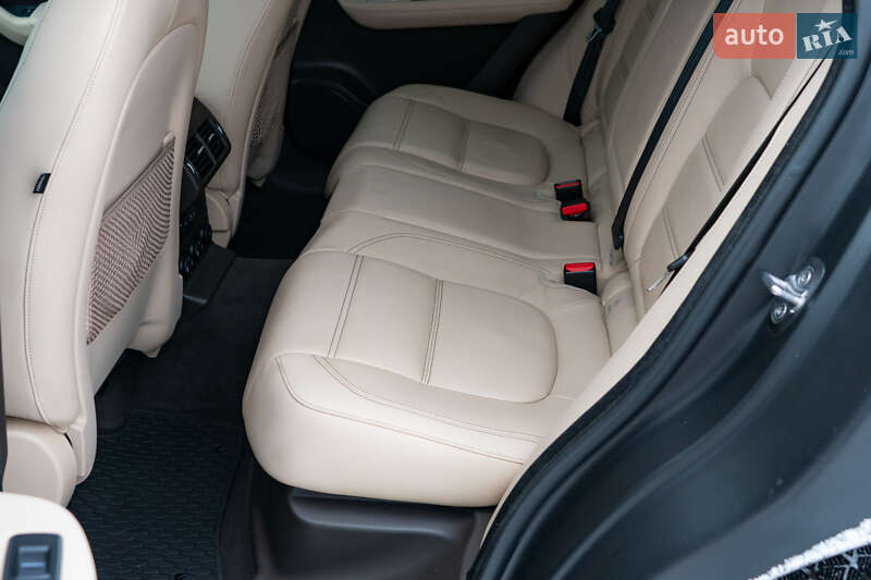 Внедорожник / Кроссовер Jaguar F-Pace 2019 в Киеве фото 31 Внедорожник / Кроссовер Jaguar F-Pace 2019 в Киеве