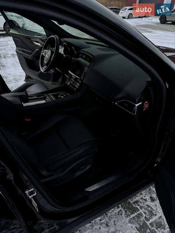 Внедорожник / Кроссовер Jaguar F-Pace 2018 в Дубно фото 12 Внедорожник / Кроссовер Jaguar F-Pace 2018 в Дубно
