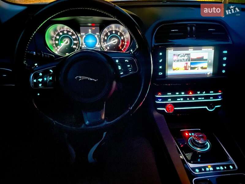 Внедорожник / Кроссовер Jaguar F-Pace 2018 в Киеве фото 21 Внедорожник / Кроссовер Jaguar F-Pace 2018 в Киеве