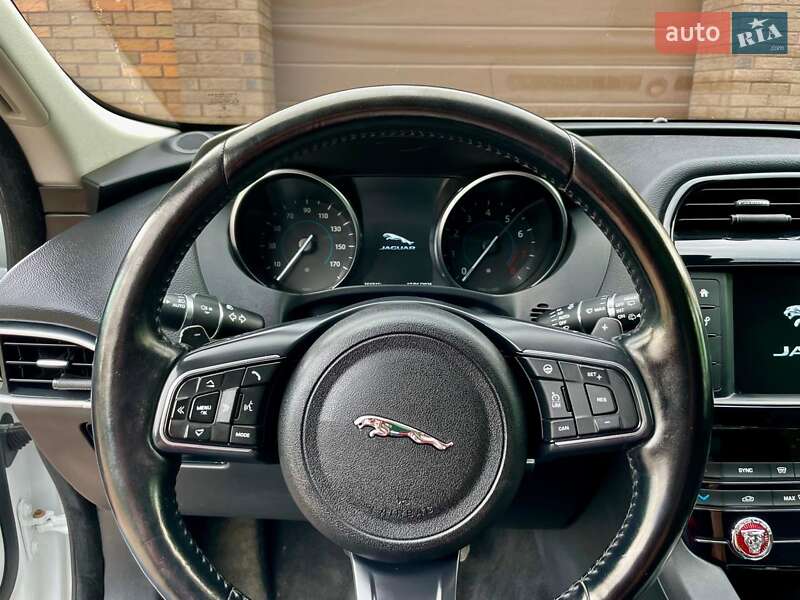 Внедорожник / Кроссовер Jaguar F-Pace 2018 в Киеве фото 27 Внедорожник / Кроссовер Jaguar F-Pace 2018 в Киеве