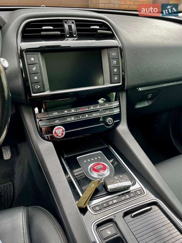 Внедорожник / Кроссовер Jaguar F-Pace 2018 в Киеве фото 31 Внедорожник / Кроссовер Jaguar F-Pace 2018 в Киеве