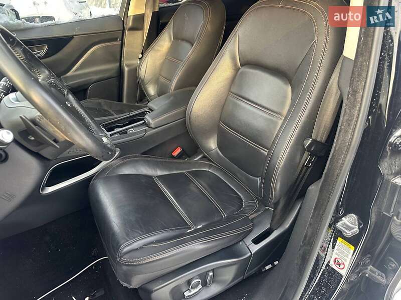 Внедорожник / Кроссовер Jaguar F-Pace 2019 в Луцке