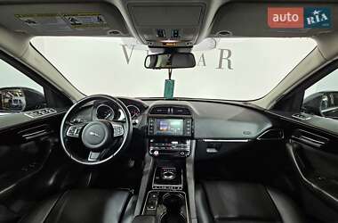 Внедорожник / Кроссовер Jaguar F-Pace 2017 в Киеве