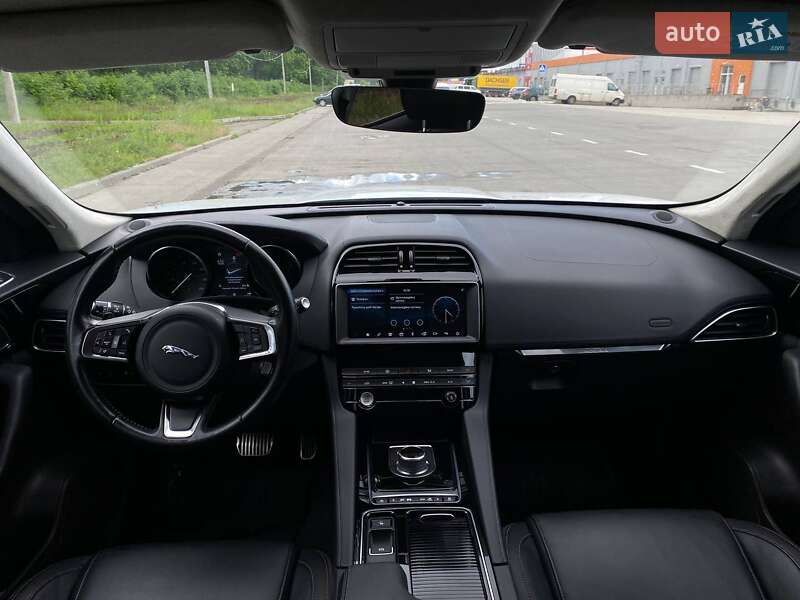 Внедорожник / Кроссовер Jaguar F-Pace 2018 в Киеве