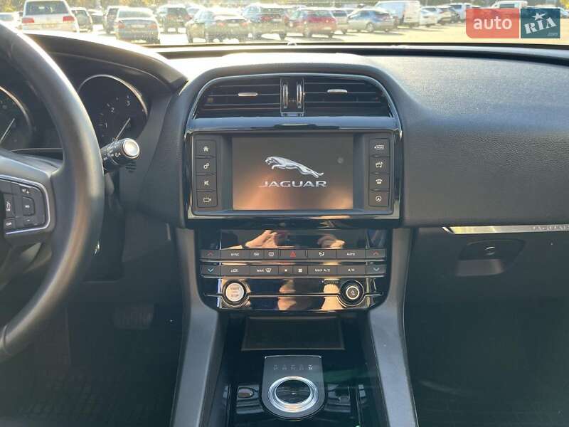 Внедорожник / Кроссовер Jaguar F-Pace 2016 в Харькове фото 15 Внедорожник / Кроссовер Jaguar F-Pace 2016 в Харькове