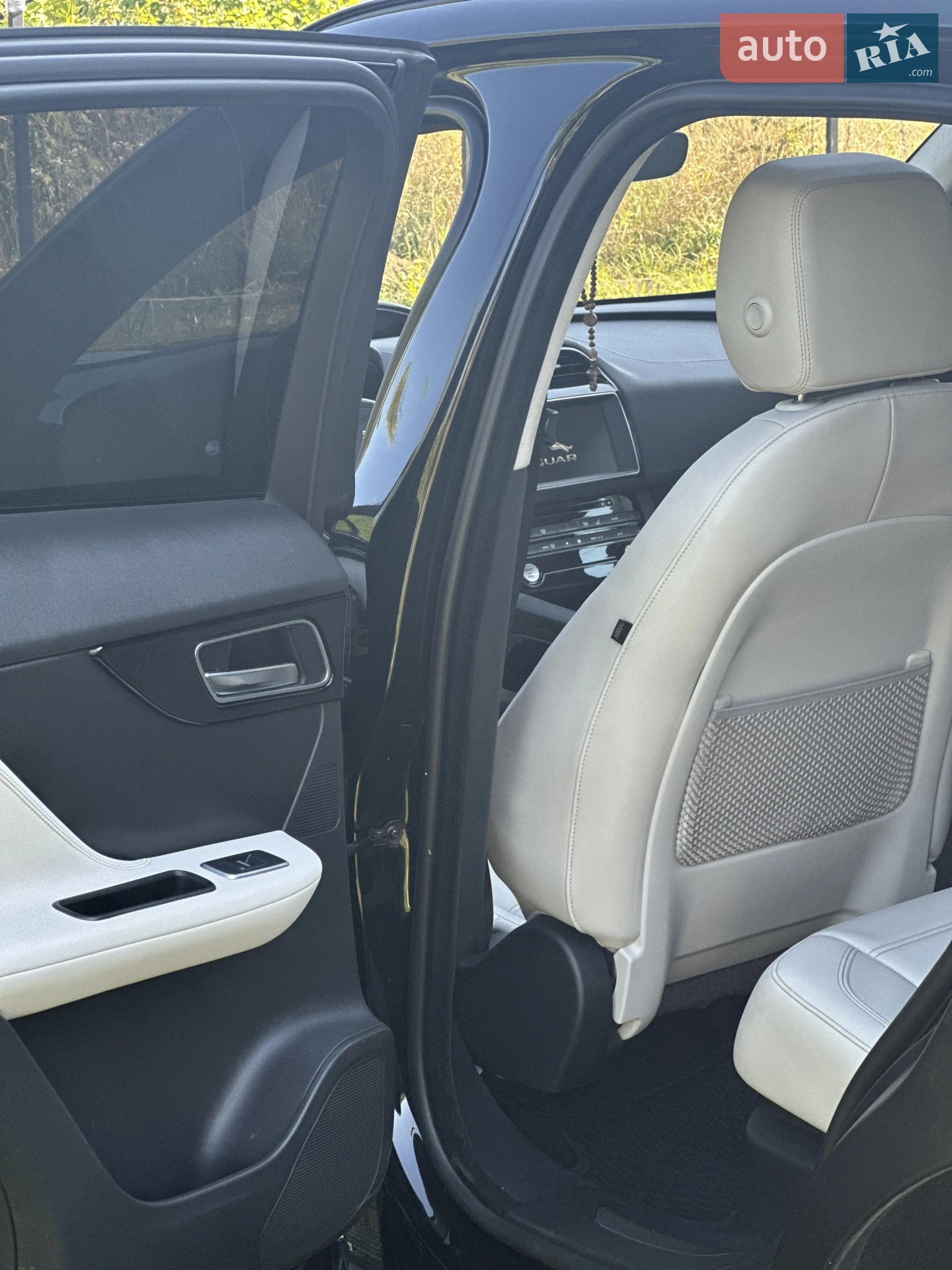 2018 Jaguar F-Pace - мініатюра 2