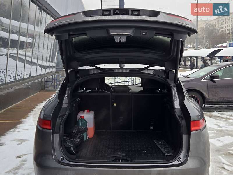 Внедорожник / Кроссовер Jaguar F-Pace 2016 в Киеве фото 34 Внедорожник / Кроссовер Jaguar F-Pace 2016 в Киеве