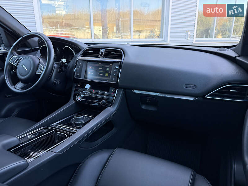 Позашляховик / Кросовер Jaguar F-Pace 2018 в Рівному