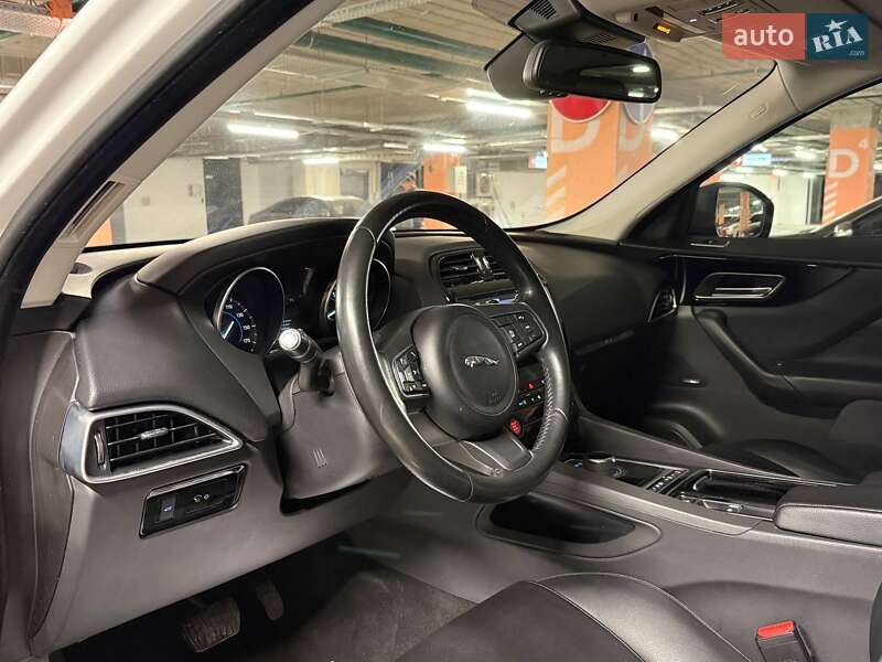 Позашляховик / Кросовер Jaguar F-Pace 2017 в Києві