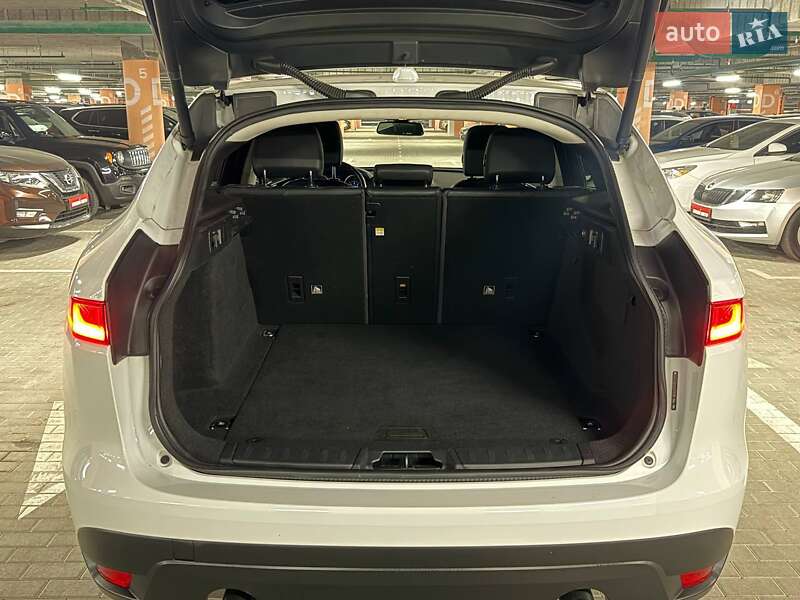 Позашляховик / Кросовер Jaguar F-Pace 2017 в Києві