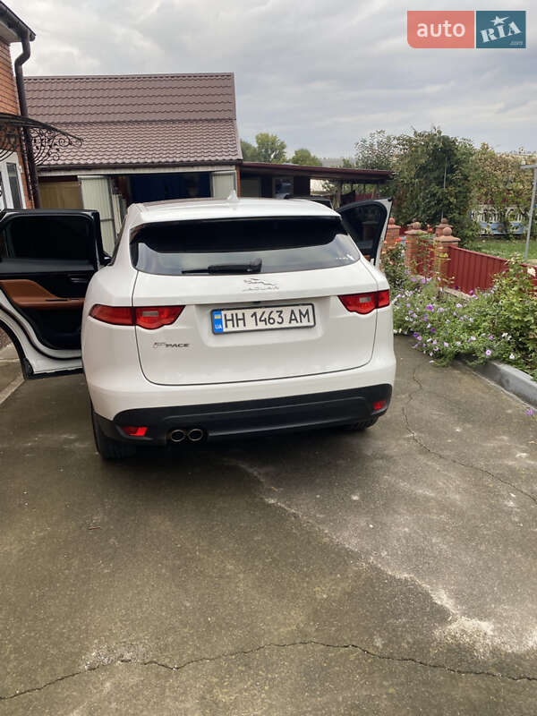 Позашляховик / Кросовер Jaguar F-Pace 2016 в Чечельнику