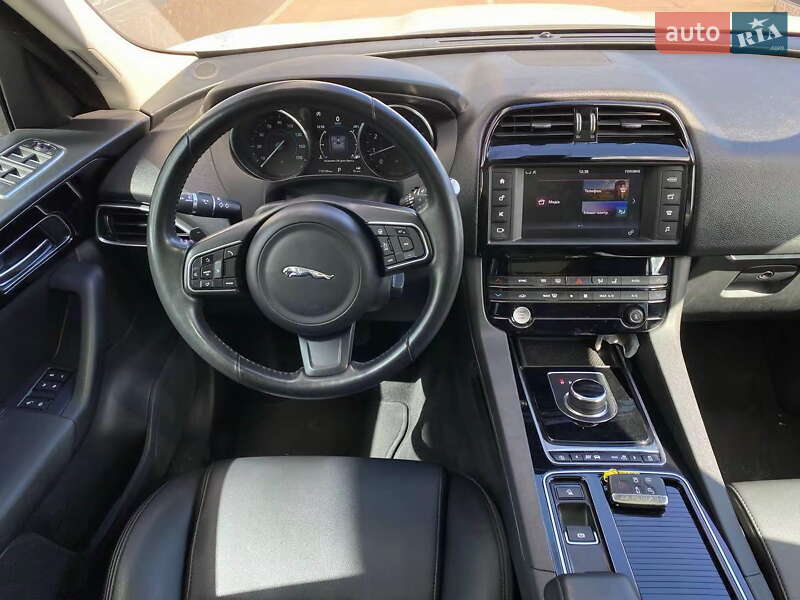 Внедорожник / Кроссовер Jaguar F-Pace 2017 в Киеве