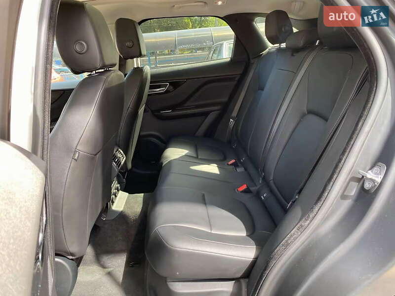 Внедорожник / Кроссовер Jaguar F-Pace 2017 в Киеве