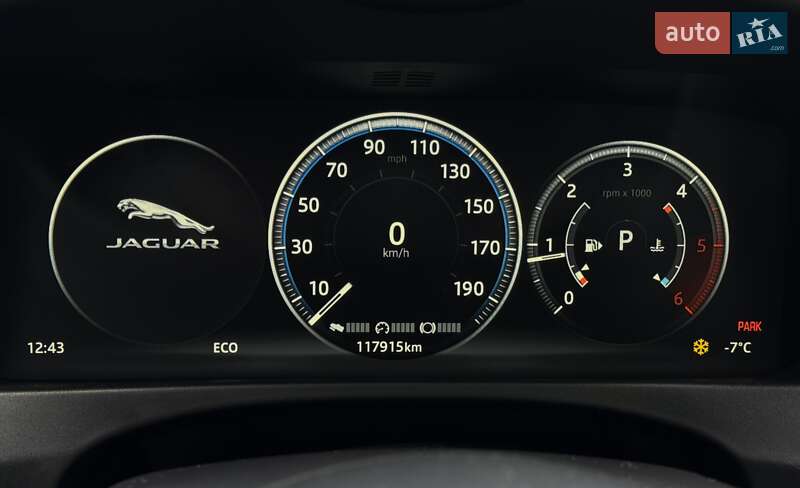 Внедорожник / Кроссовер Jaguar F-Pace 2016 в Киеве