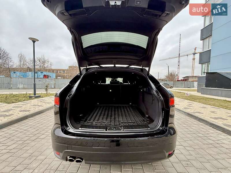 Внедорожник / Кроссовер Jaguar F-Pace 2016 в Одессе
