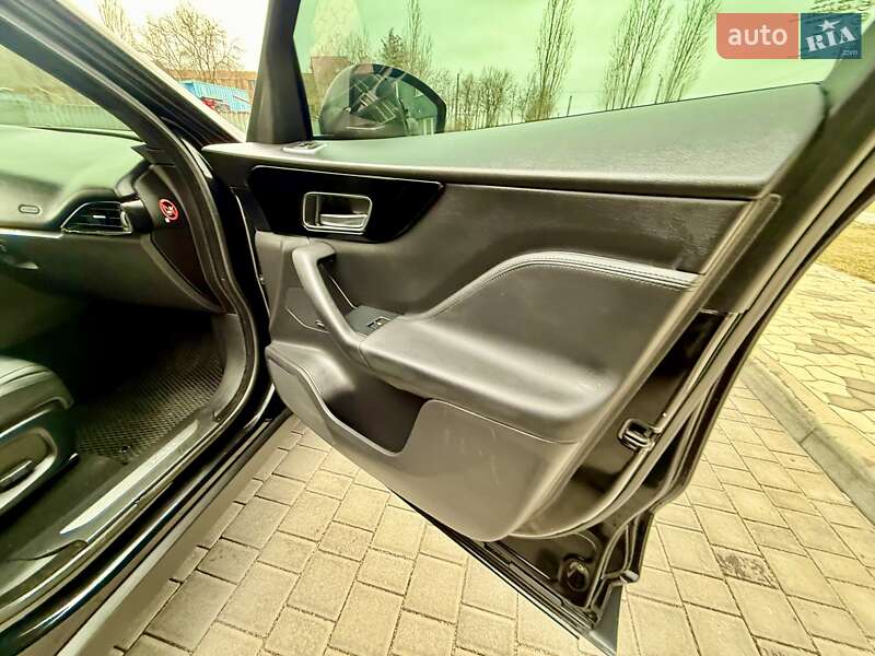 Внедорожник / Кроссовер Jaguar F-Pace 2016 в Одессе