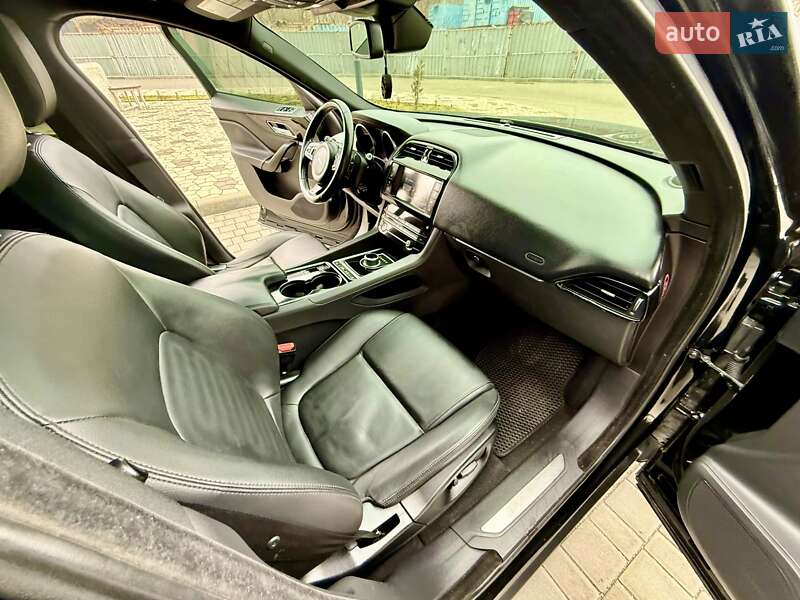 Внедорожник / Кроссовер Jaguar F-Pace 2016 в Одессе