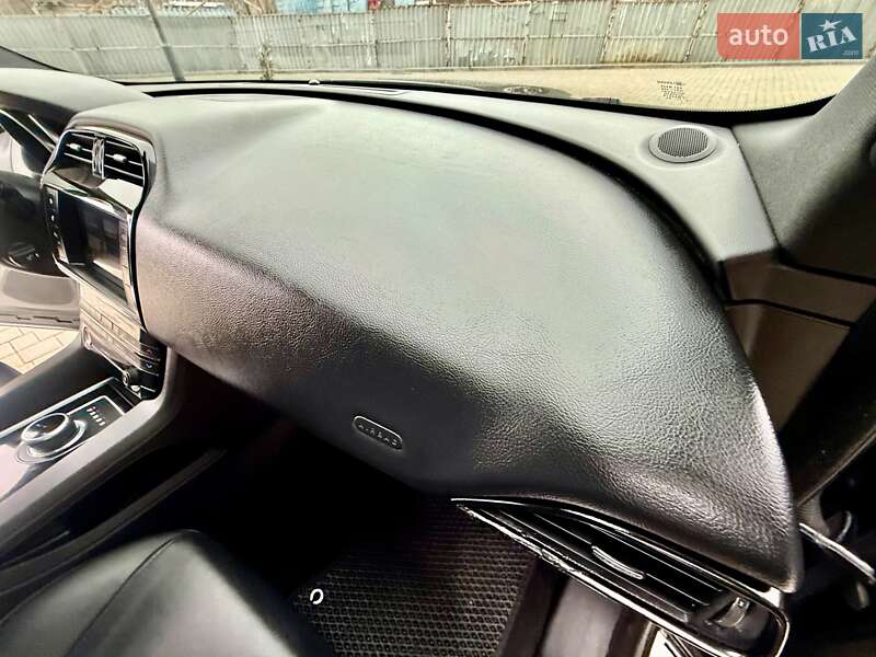 Внедорожник / Кроссовер Jaguar F-Pace 2016 в Одессе