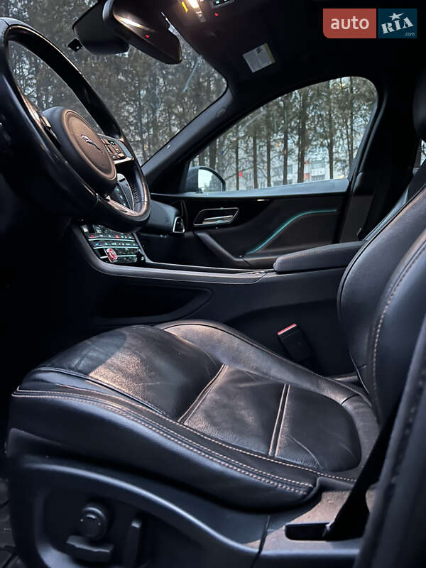 Позашляховик / Кросовер Jaguar F-Pace 2018 в Львові