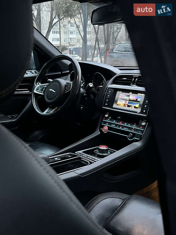 Позашляховик / Кросовер Jaguar F-Pace 2018 в Львові