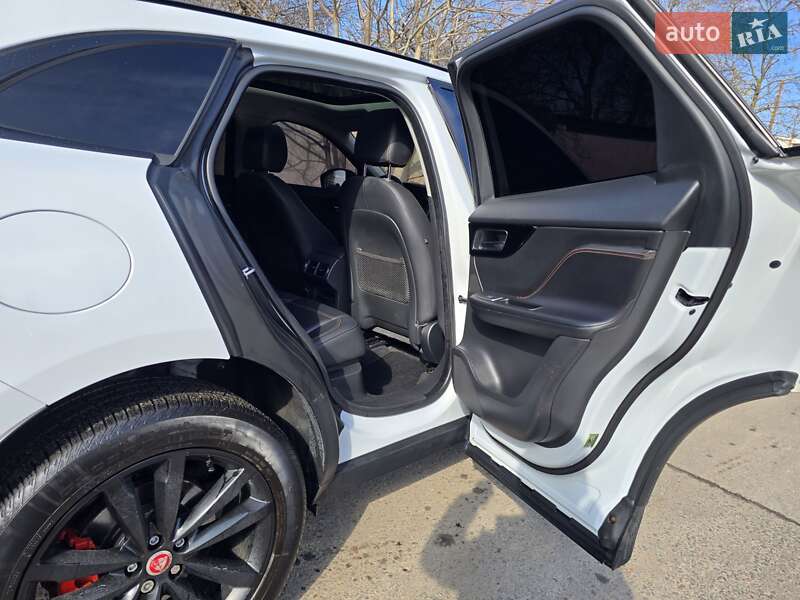 Внедорожник / Кроссовер Jaguar F-Pace 2016 в Одессе