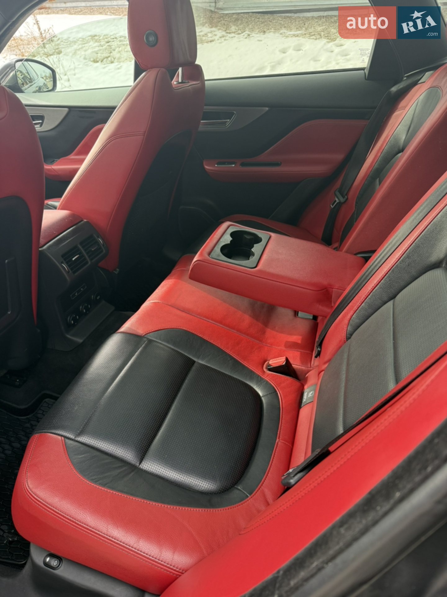 2016 Jaguar F-Pace - мініатюра 9