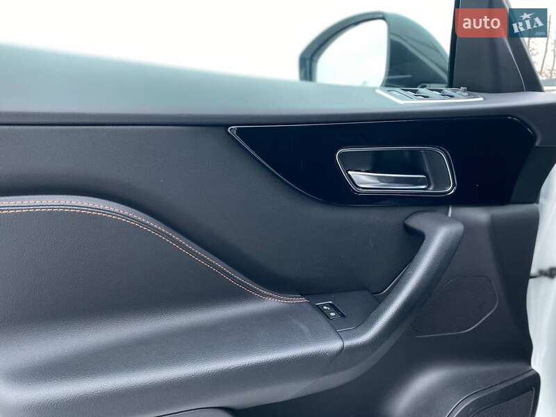 Внедорожник / Кроссовер Jaguar F-Pace 2018 в Киеве