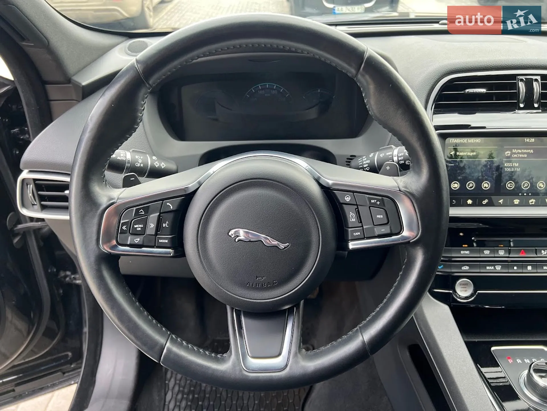 2018 Jaguar F-Pace - мініатюра 15