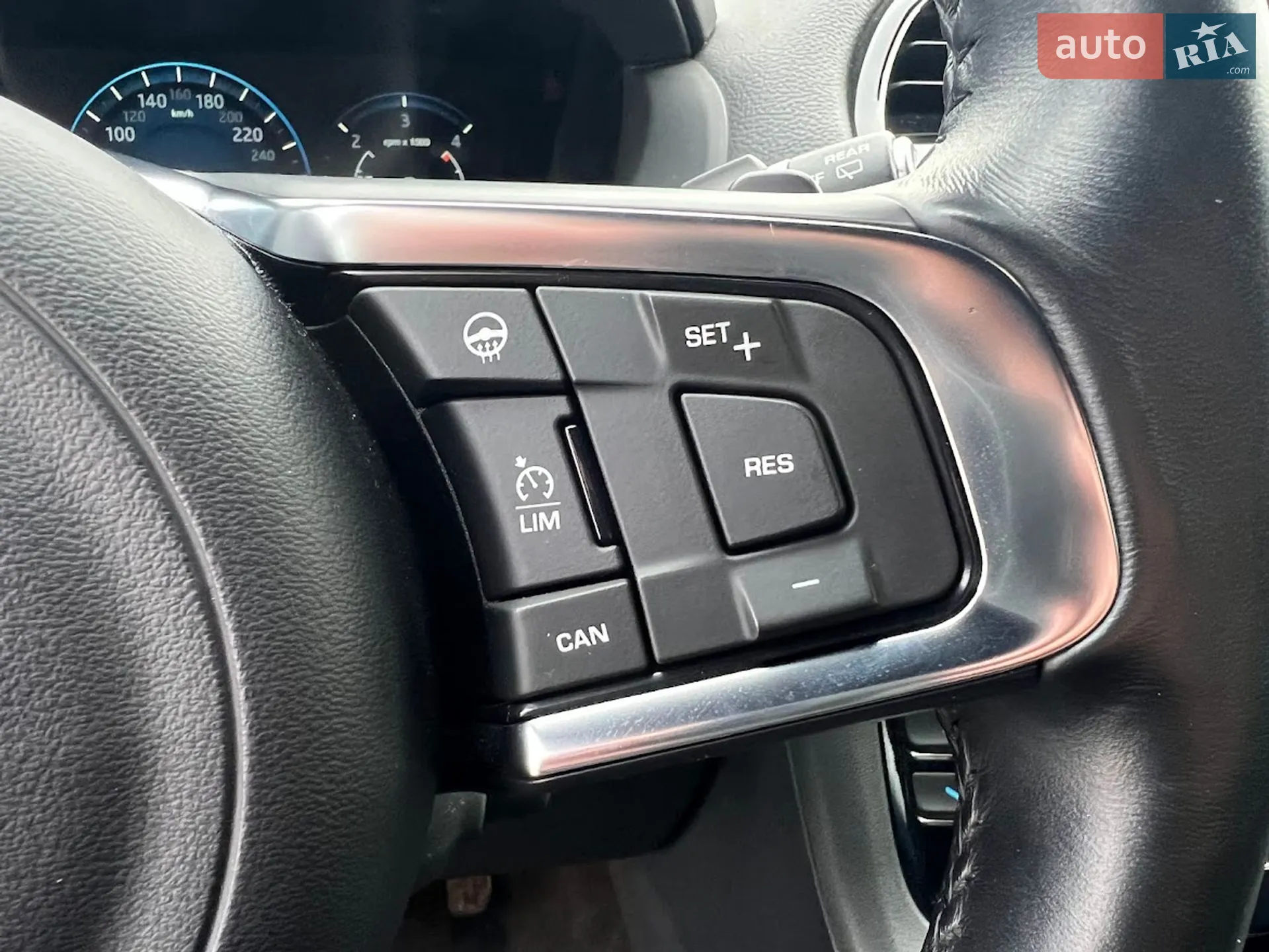 2018 Jaguar F-Pace - мініатюра 17