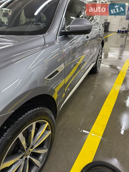 Внедорожник / Кроссовер Jaguar F-Pace 2021 в Черновцах