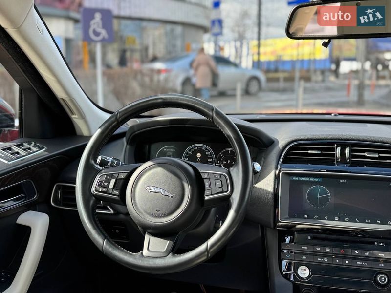 Внедорожник / Кроссовер Jaguar F-Pace 2016 в Киеве
